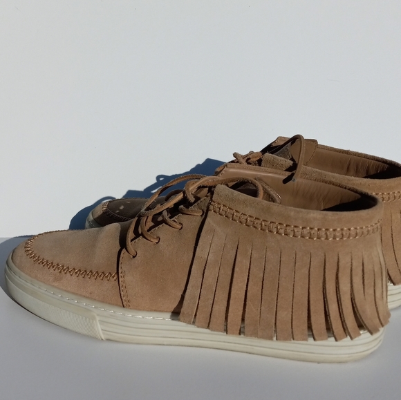 Gucci Suede Fringe Mid Shoes - Picture 2 of 6